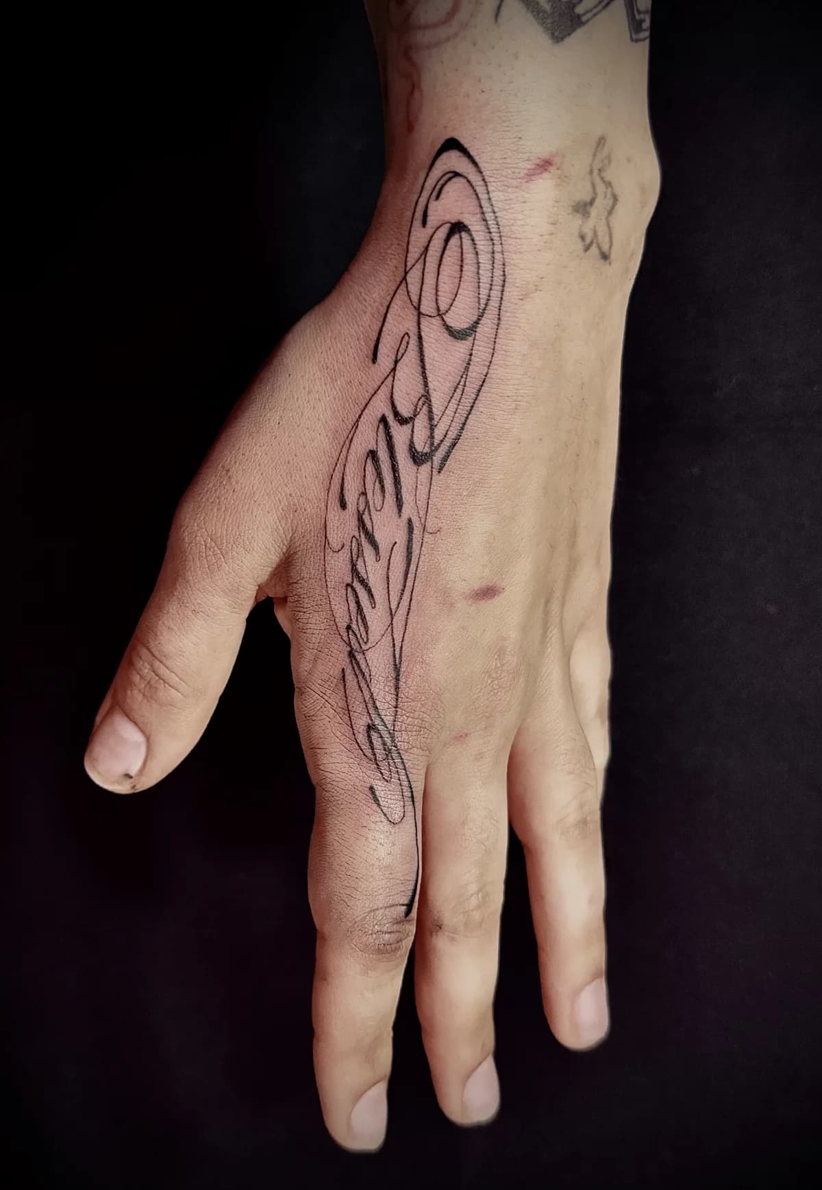 Retrato de Laura Andrea, tatuador en Utopía Tattoo Barcelona